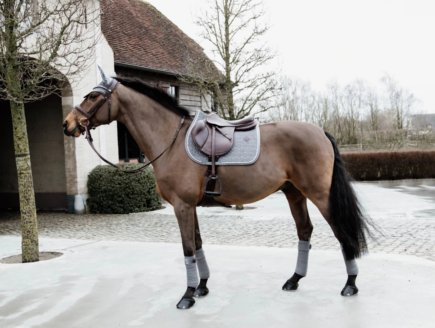 Kentucky Velvet Jump Saddle Pad Grey - Image 3